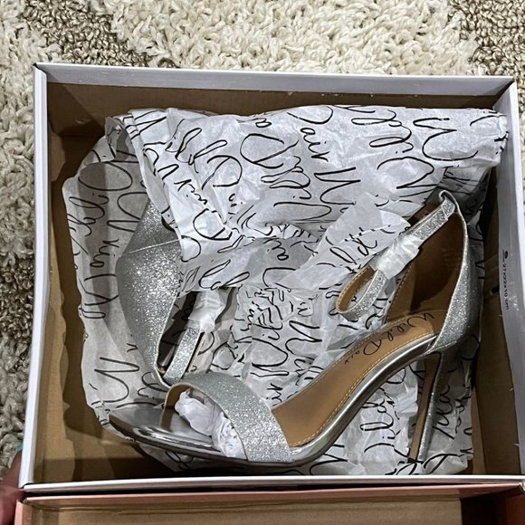 Silver Glitter High Heels Shoes - Picture 3 of 7